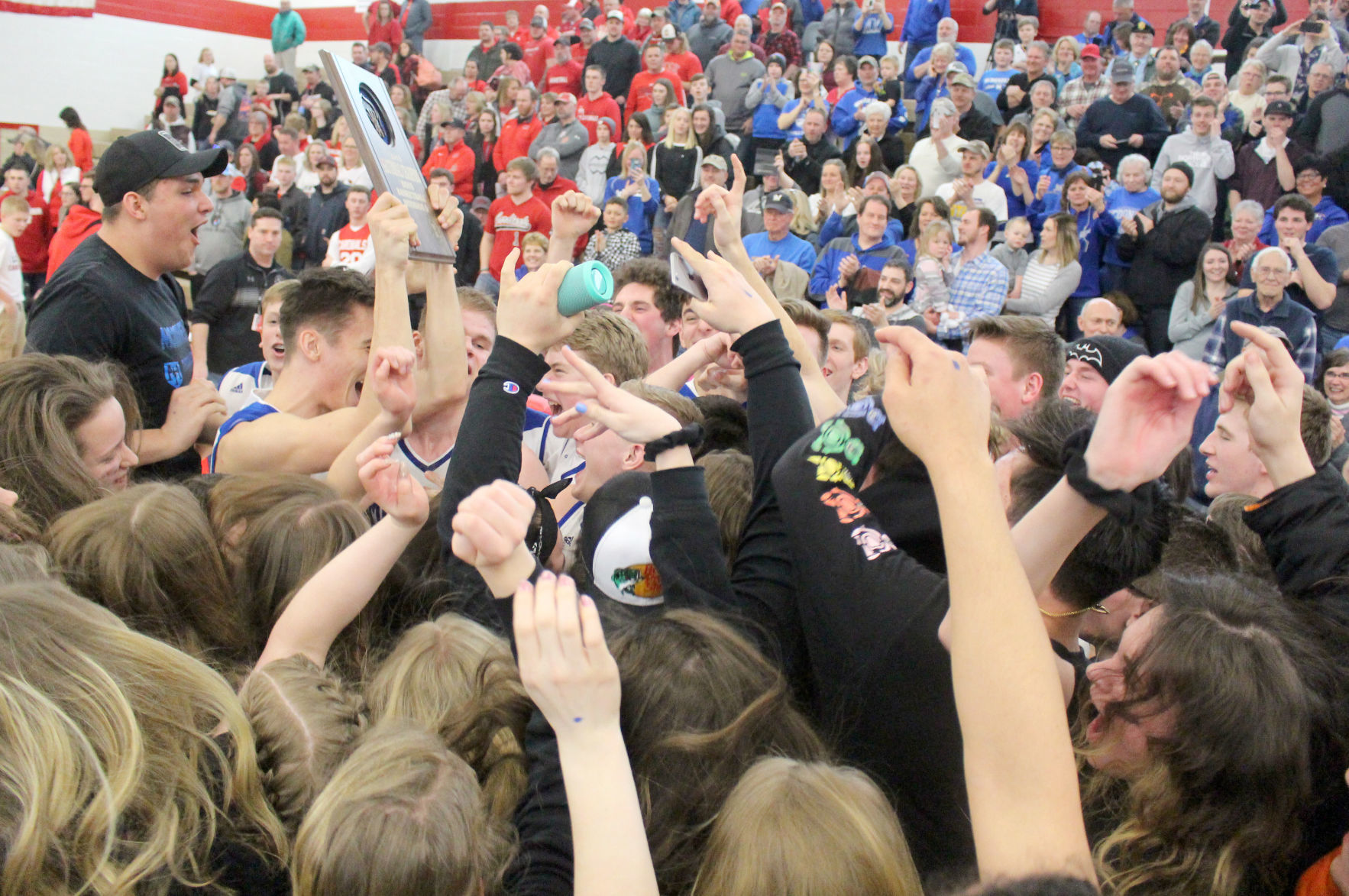 McDonell boys basketball vs Luck at Chi-Hi 3-9-19